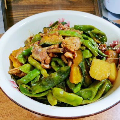 学会荤素一锅出~南瓜豆角炖肉，早餐不用愁