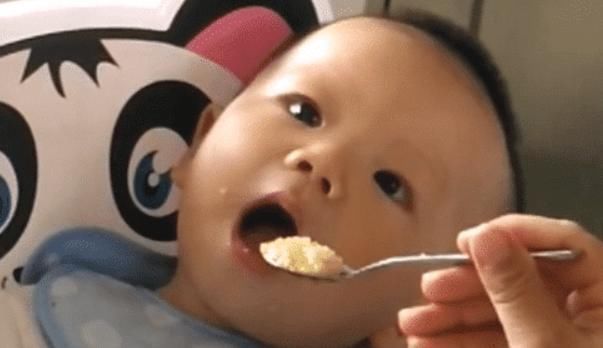 自动咀嚼机|“最懒宝宝”走红，内心OS：我是一个没得感情的“自动咀嚼机”