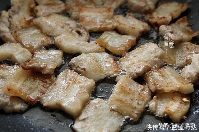 冬天喝酒,花生凉菜靠边站!下酒菜吃它,干香有嚼劲,吃着贼香