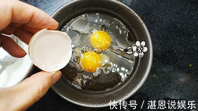 教你蒸鸡蛋羹的技巧，方法快捷简单，营养早餐分分钟搞定