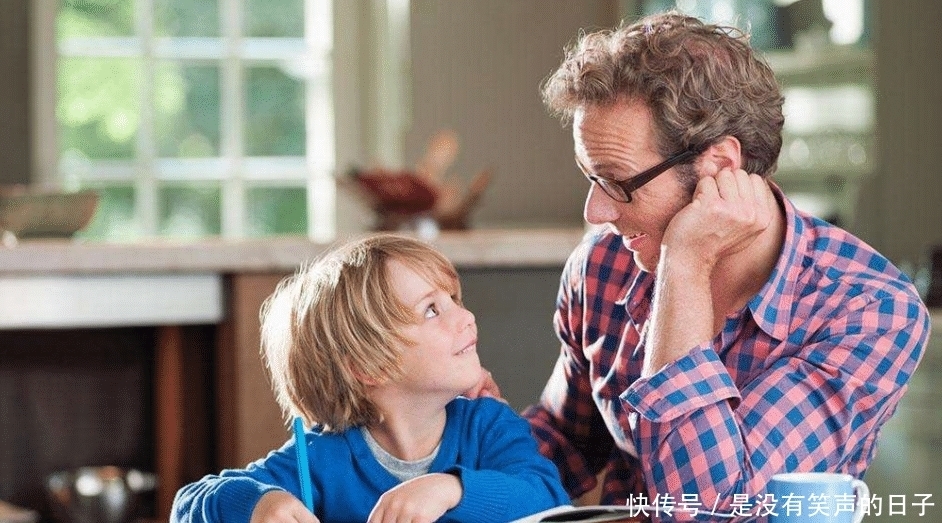 不失时机|此时,父母应根据孩子的年龄特点,不失时机地抓紧教育