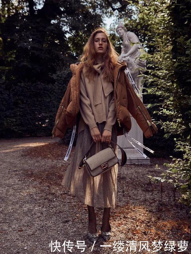 驼色烂大街了,今年冬天“奶茶色”火了,贵气又显白!