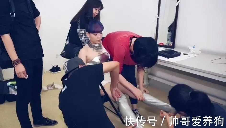 凉凉|没有梁博能忍,缺乏张碧晨的运气,从顶流沦落到街头,吴莫愁输了