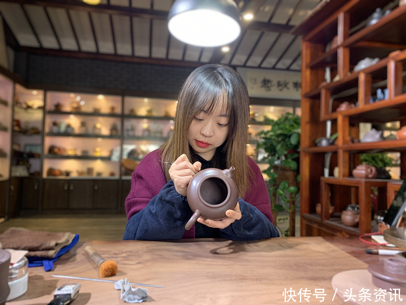 谦恭|陆婕婕的“报春壶”:“塑”出心中的色彩与谦恭