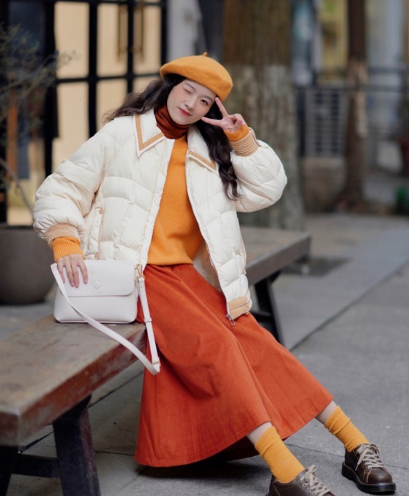 半身裙|小个子女生的冬季穿搭,羽绒服搭配半身裙显高显瘦,青春感满分!