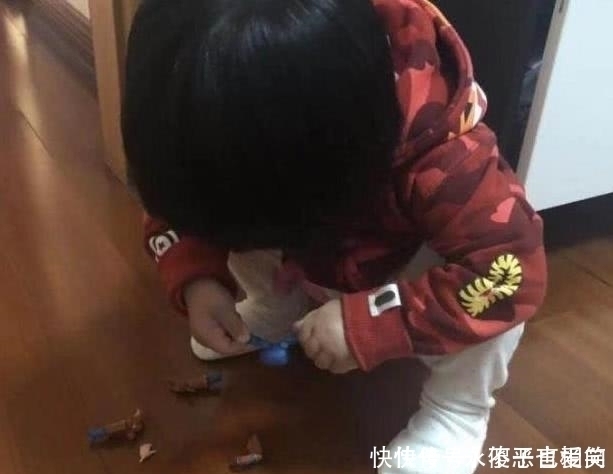 宋奶奶|亲戚手办被孙子弄坏,奶奶一堆破塑料而已听完价格后不吭声了