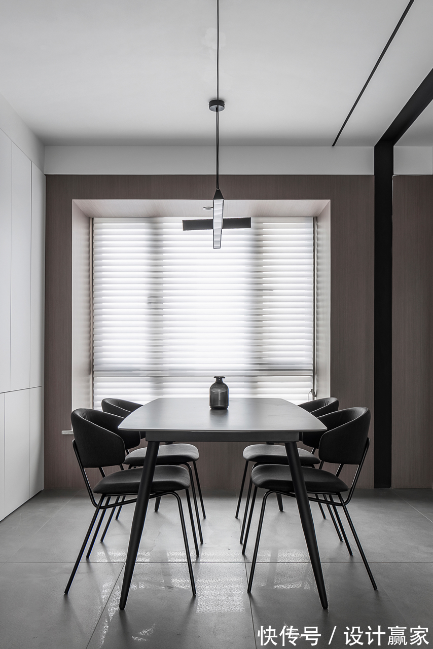 现代|132㎡现代黑白灰,素雅极简的美学空间,冷暖色搭配恰到好处