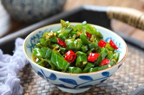 秘制|多年秘制腌辣椒配方，没胃口一定要试试，香辣过瘾，拌饭贼好吃