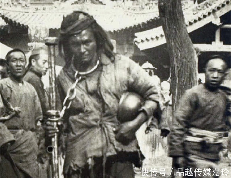 谜底|老年间的乞丐有个绝活,寒冬腊月赤膊上街,揭开谜底令人咋舌