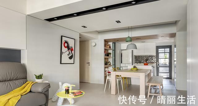 卫生间|坚持简装不乱买,96㎡清爽明亮客厅打一排地柜,看完忍不住夸赞