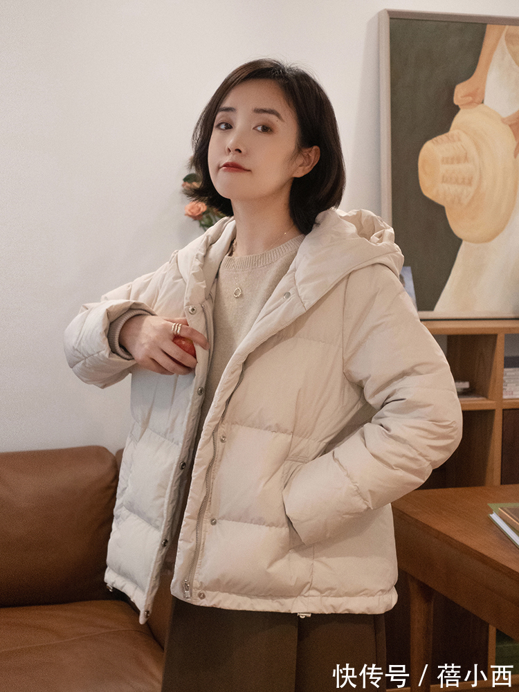 天蓝色|冬季赶时髦也不能忘了保暖,分享4款实用“羽绒服”,适合普通人