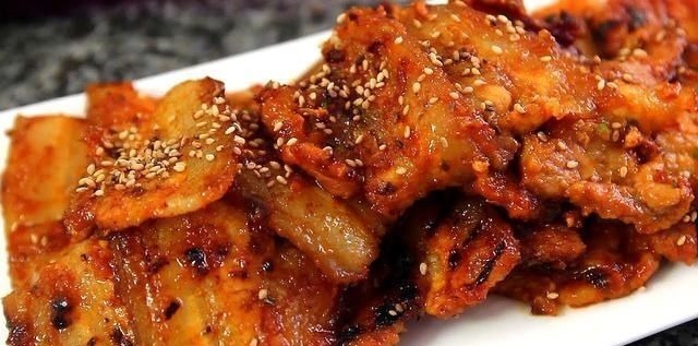 买五花肉，挑“上五花”还是“下五花”？牢记3特点，不花冤枉钱