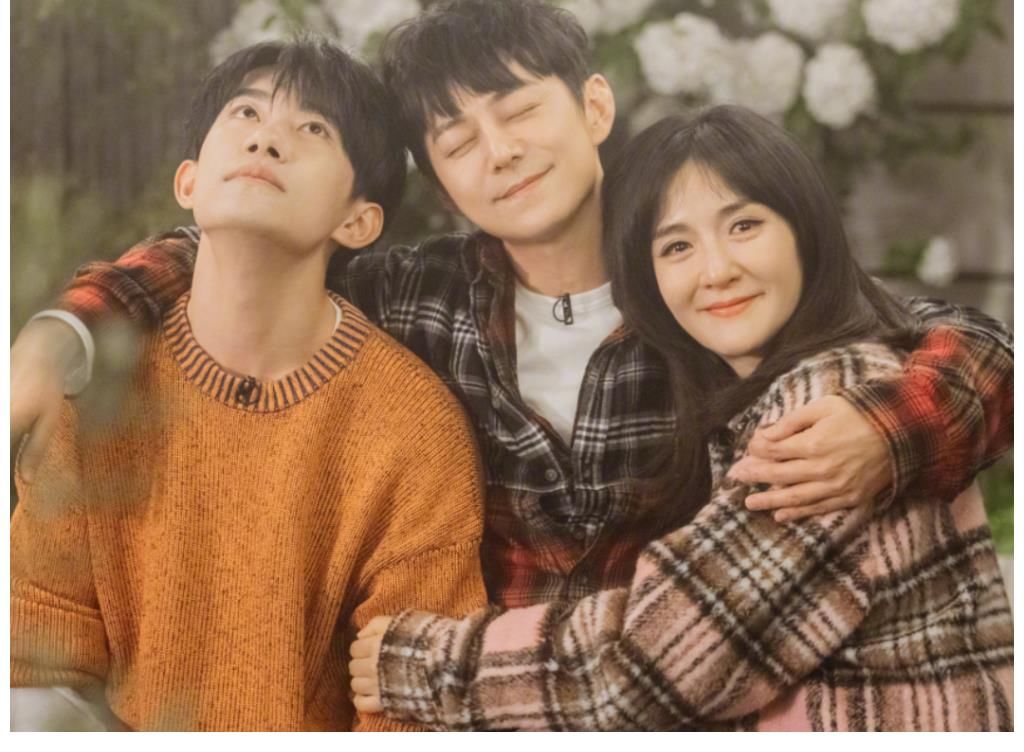 合作|《跑男》不再是唯一綜藝，網(wǎng)傳蔡徐坤與何炅合作，新節(jié)目大家很熟