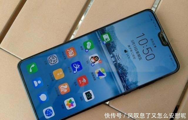 mate40|华为P50Pro概念图：刘海+瀑布屏+直边框，设计比mate40更先进