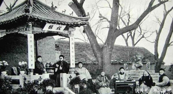 慈禧一|慈禧西逃，老头潜入宫中偷出1物，慈禧一见当即甩给李莲英2个耳光