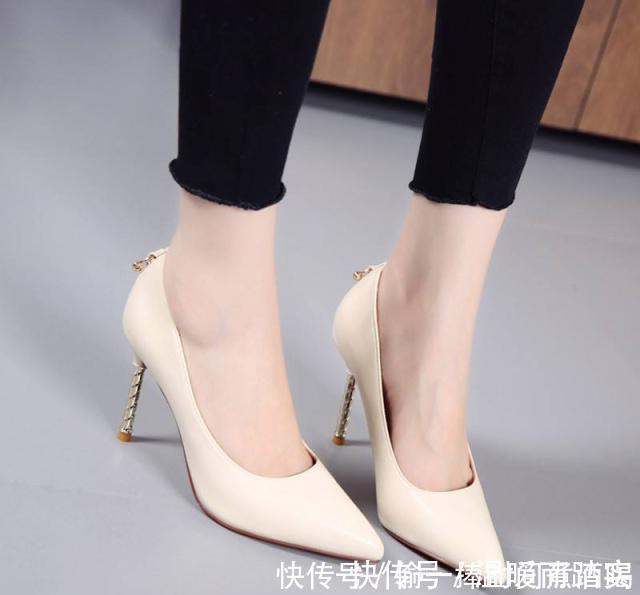 鞋子 女人上了年纪,比较适合穿这些高跟鞋,看似简单但显优雅气质