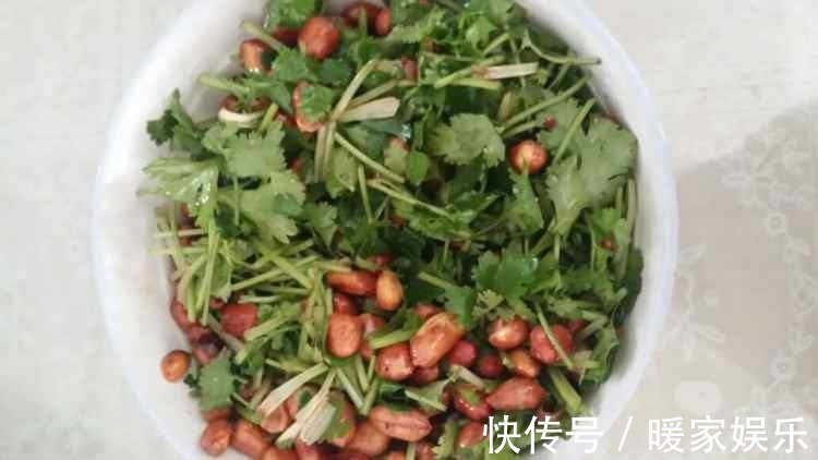 麻疹|爱食香菜的注意,香菜好处多,医生说别跟它同食,现在知道不晚