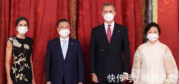 穿搭|49岁莱蒂齐亚真老了,罕见穿缎面裙肌肉松散,头发花白凌乱老太快