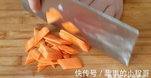 大葱|一个茄子加一个土豆,也可以做出美味下饭菜,食材不够,方法来凑