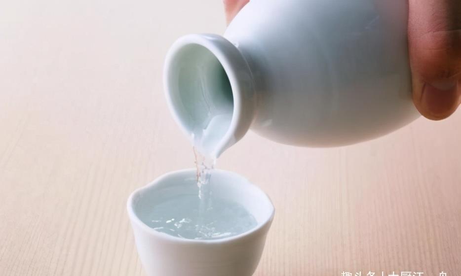 身上|买白酒时,别管什么牌子,酒瓶身上有“这行字”,全是纯粮好白酒