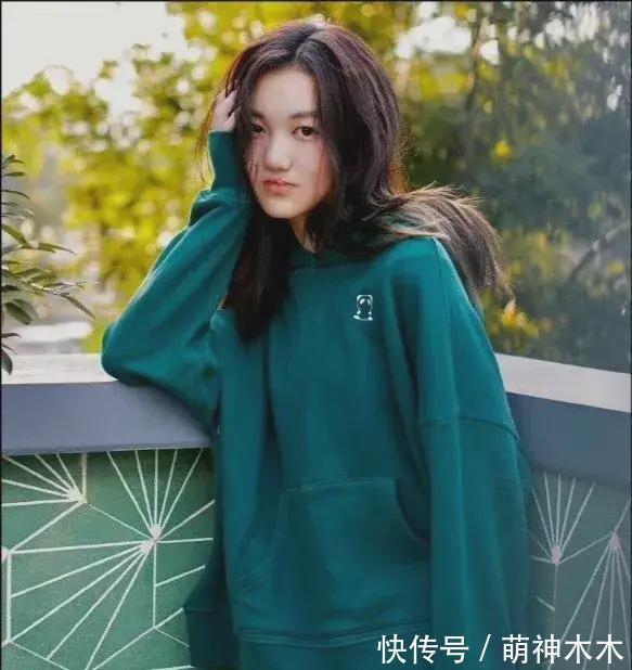 史国良#明星卖字画成挣钱新招?姜昆四个字卖出四万多,画鸭子被嘲像乌龟