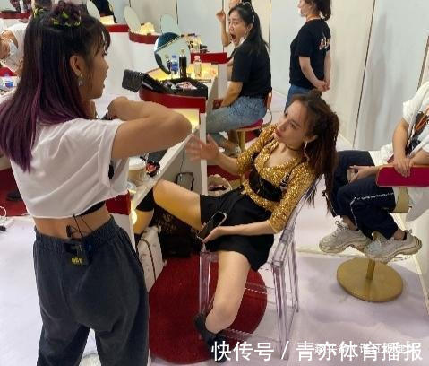 沈夢辰淘汰后,曬姐姐丑圖!劉雯事件重演,關(guān)系好還是情商低?