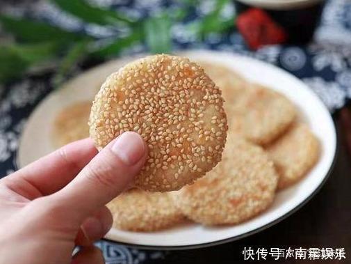 苹果|早餐饼新吃法,加1个苹果,不揉面不发面,简单快速香甜好吃