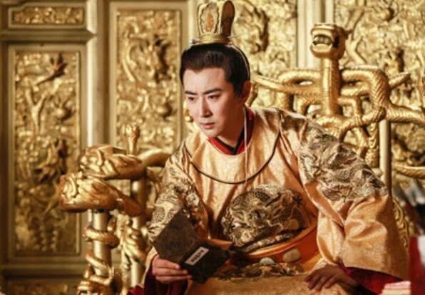 次御驾亲征|明朝这位皇帝自称为“威武大将军”,御驾亲征打得敌人不敢露面