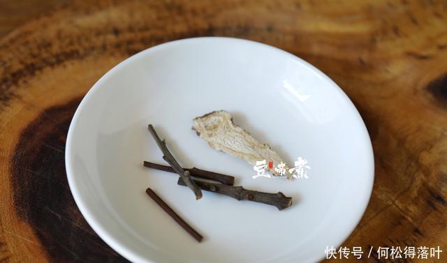 板栗|立冬之后多喝煲汤,此三种食材的搭配堪称完美,汤浓肉香实在好吃