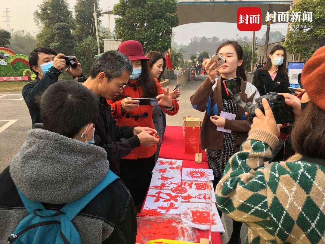 四川|百城行｜巴蜀文旅“百城行”走进四川自贡贡井：打卡古盐场非遗体验“飞天贡井”