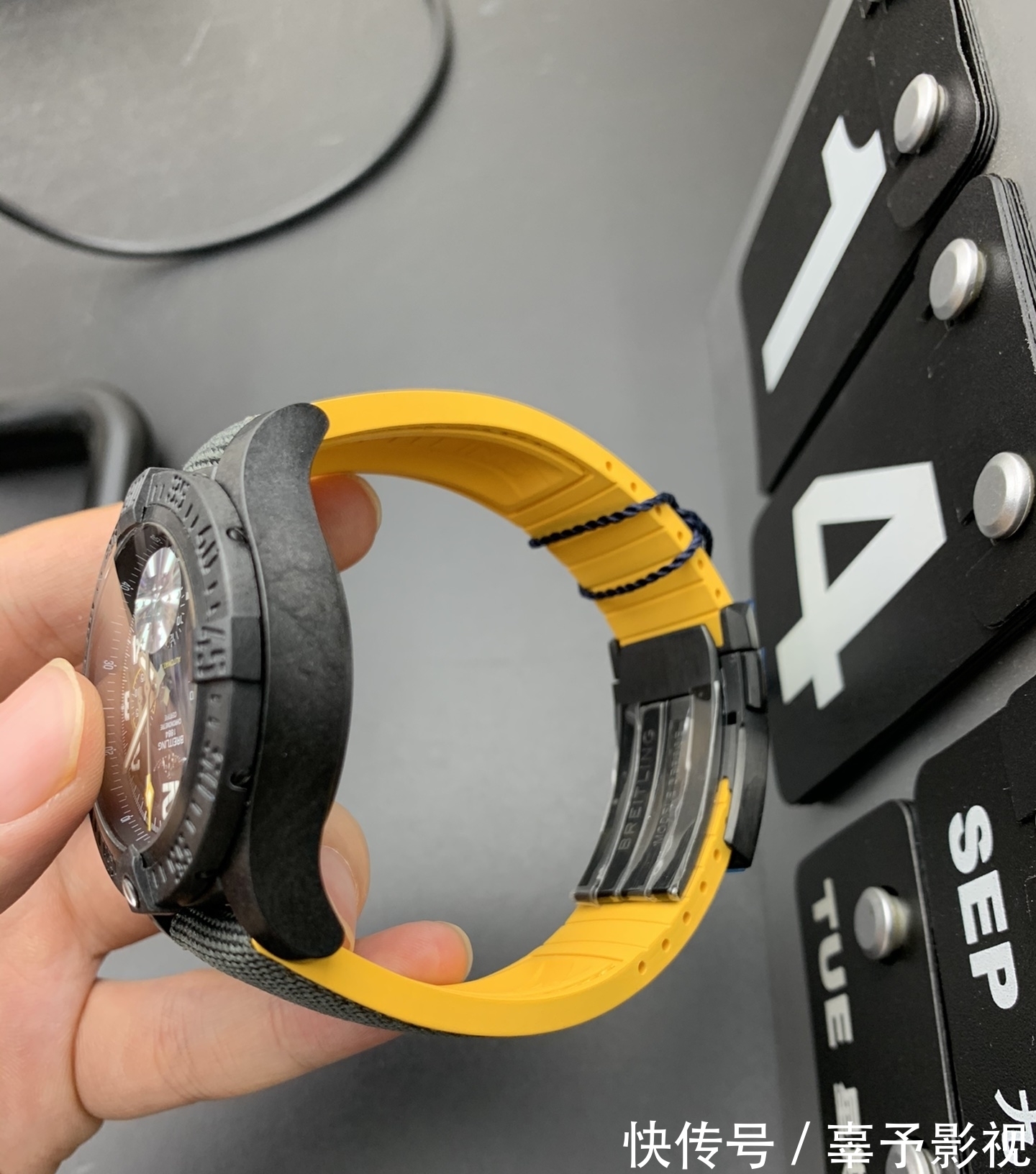 复仇者飓|大富说表:【GF究级新作】百年灵复仇者飓风系列45mm计时码表