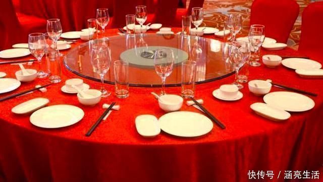 宴会@古人说:“但看筵中酒,先劝有钱人”,后一句更经典,看透人性