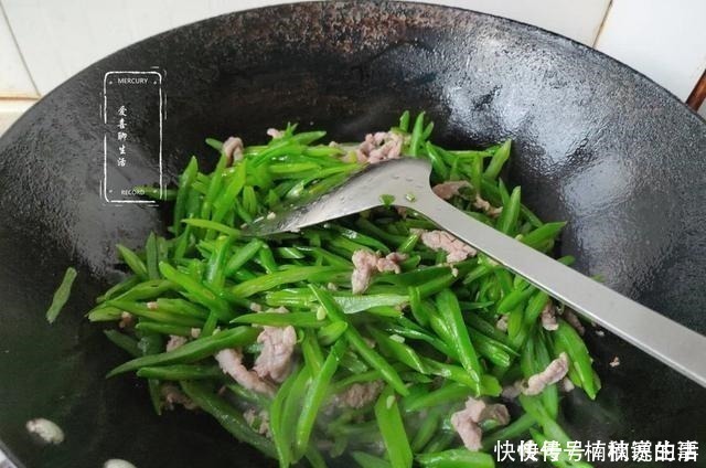 老人|蔬菜中的补钙冠军,钙是鸡肉的7倍,营养易吸收,老人孩子要常吃