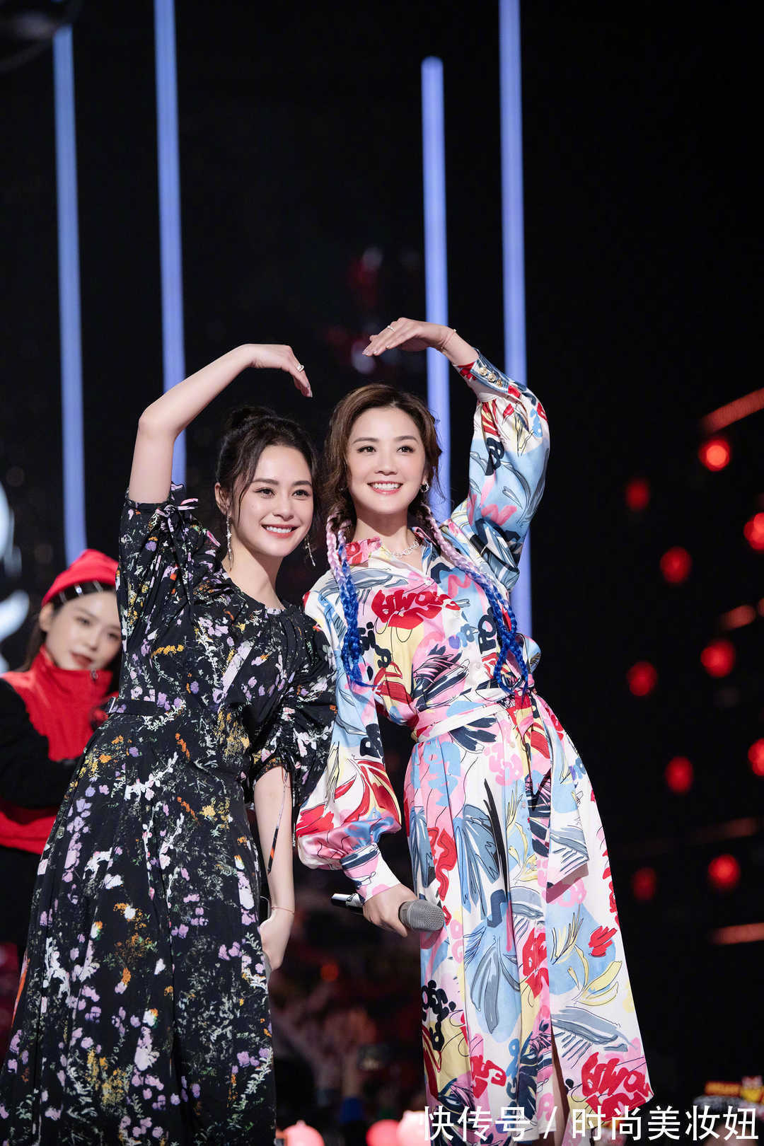 优雅 阿娇瘦下来太惊艳了,穿碎花连衣裙优雅大气,骨相美太迷人