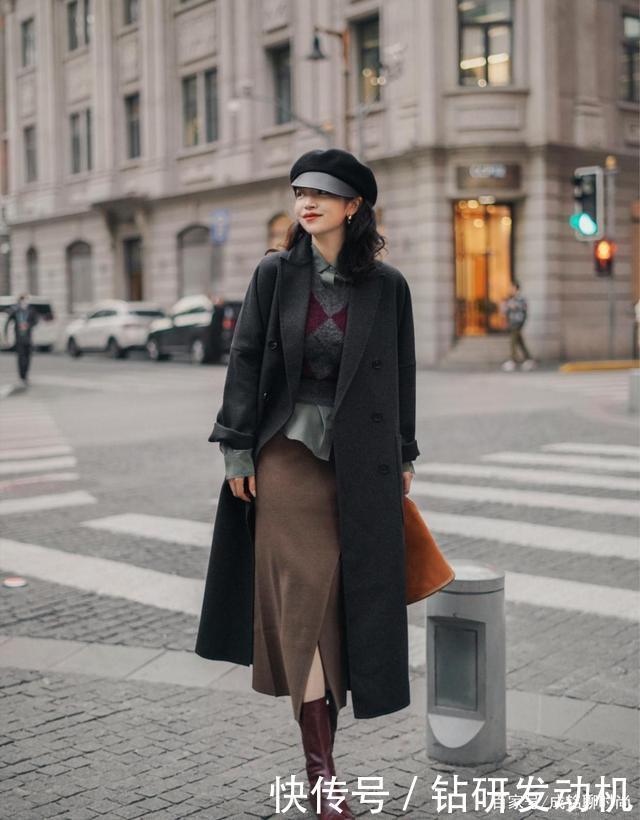 外套怎么搭配才不土试试这三种穿法,高级时尚很显气质