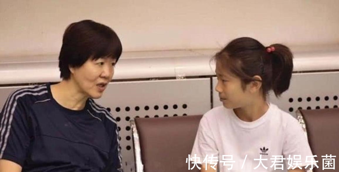 妹妹|朱婷妹妹又长高了!14岁已1米8,司职二传模板冯坤,郎平夸赞