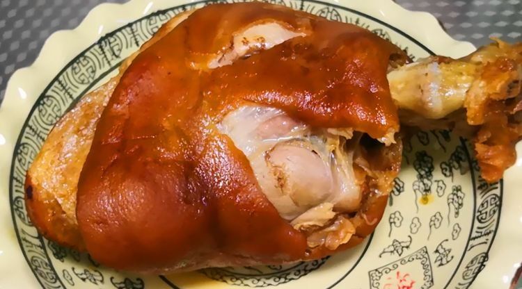 终于找到肘子最好吃做法，香浓软烂，好吃不腻，一个肘子不够吃