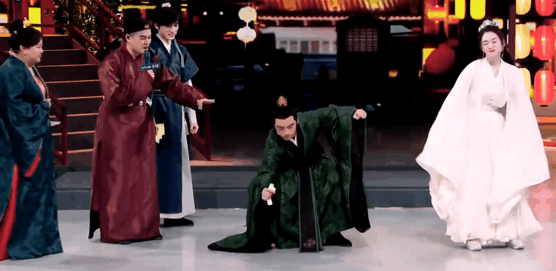 《王牌7》回歸收視第一，賈玲胖到遮不住肉，沈騰散裝英語(yǔ)太丟臉