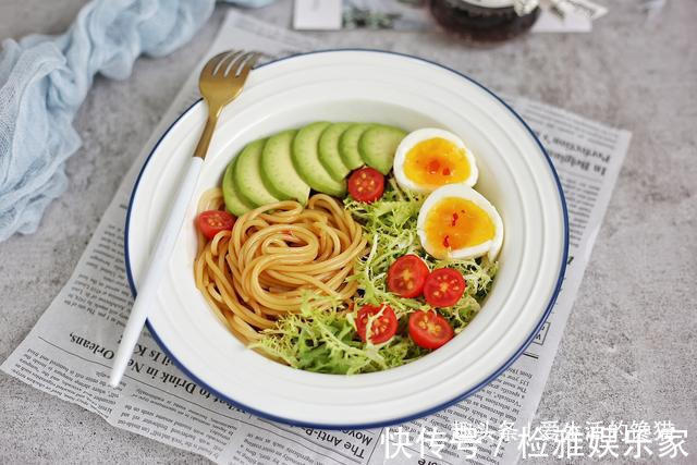 曝光|超模刘雯塑身法曝光,“8小时减肥法”,这样吃,衣服全换S码