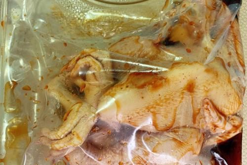 骨头|想吃烤鸡不用买,在家做超简单,皮脆肉嫩,香到差点连骨头都啃了