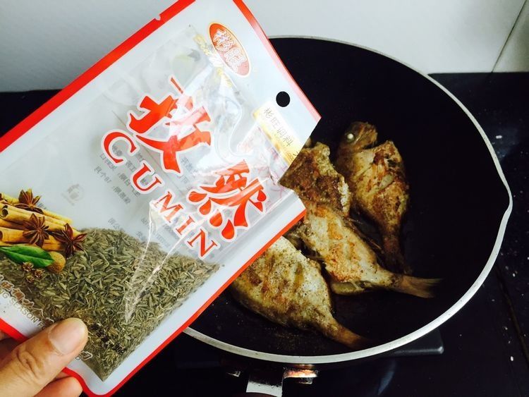 香煎孜然红绸鱼,整屋飘香,全家都爱吃