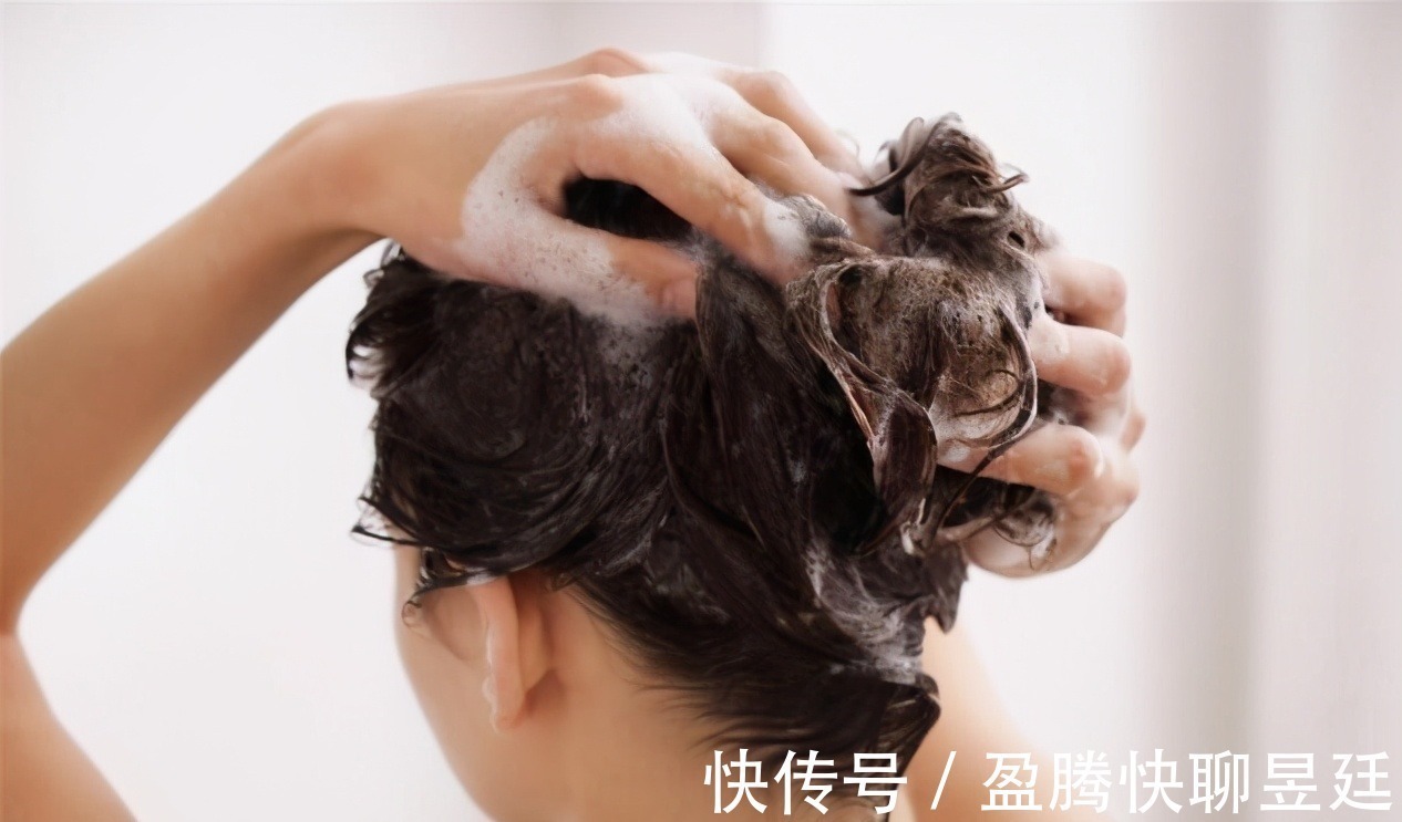 脱发|头发多久洗一次最好？多数人一直都做错了，难怪头发越掉越多