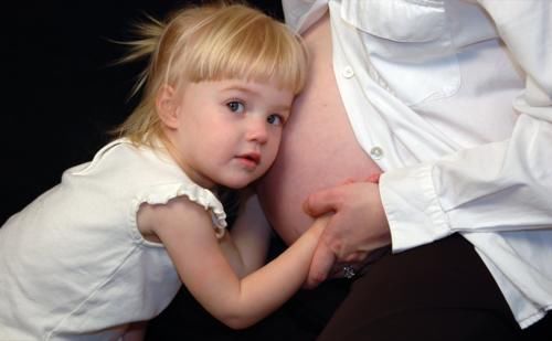 孕期|孕期胎儿是否稳定可以自查?四个征兆要清楚,有一种常被忽视