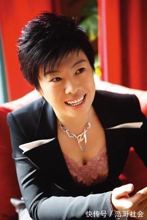 超短裙$“学术骗子”于丹和“短裙”的料,被扯掉“网红”光环的业余教授