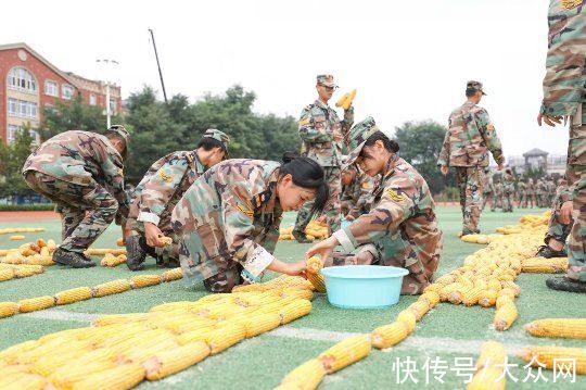 高校|巨幅画作！山东一高校用数万根玉米为祖国庆生