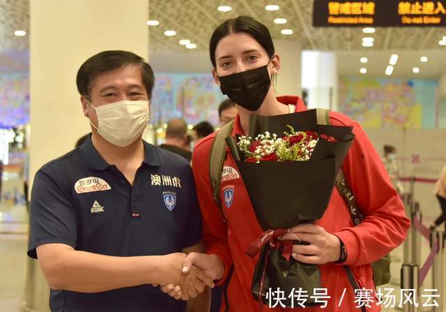 副攻|官宣!中塞女排15人组队完成,毛钧怡替换李伟伟,袁心玥不加盟