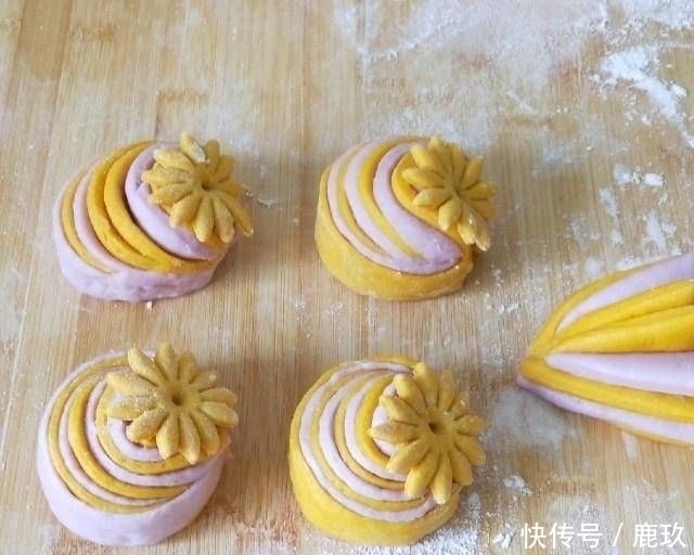 创意双色馒头,柔软丰满,营养丰富,外形可爱