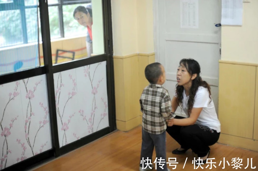 园长|宝宝午睡时口袋掉出的“玩具”,让老师感到屈辱,园长:转学吧