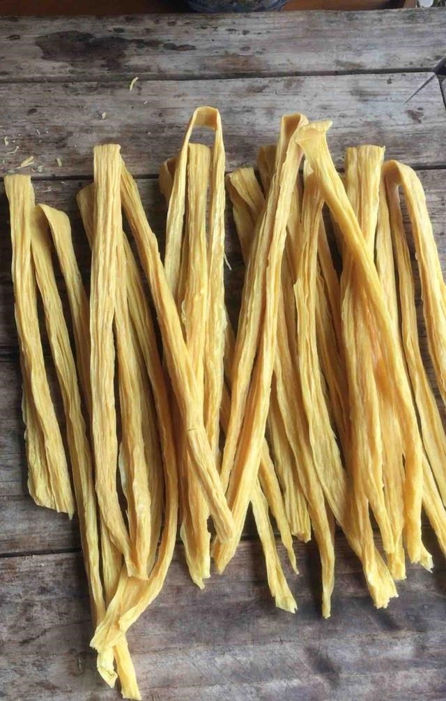 泡腐竹，可别放入水里就泡，饭店都是这么泡，既简单又快速还筋道