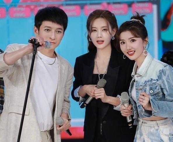 射雕英雄传 《快乐大本营》李一桐:姐会凭本事让你们闭嘴!